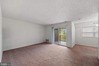 424 Meadowview Ln in Mont Clare, PA - Building Photo - Building Photo