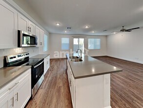 10072 Roseum Ct in Las Vegas, NV - Building Photo - Building Photo