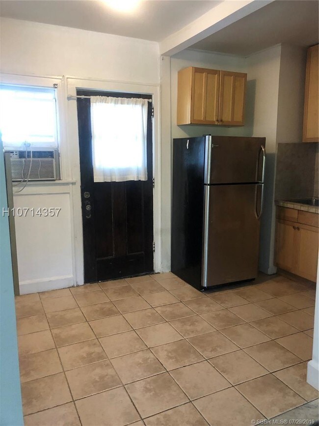 1512 Harrison St-Unit -6 in Hollywood, FL - Building Photo - Building Photo