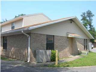 127 Classic Ct in Fort Walton Beach, FL - Building Photo