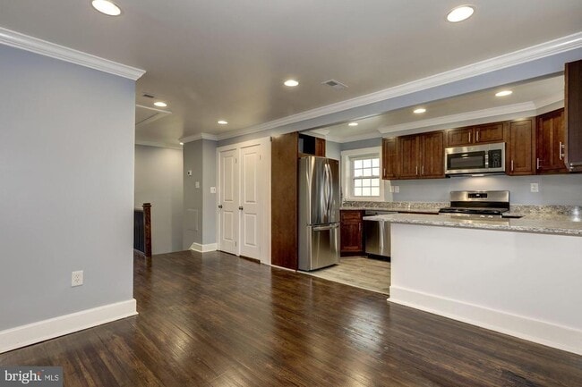 811 Thayer Ave in Silver Spring, MD - Building Photo - Building Photo