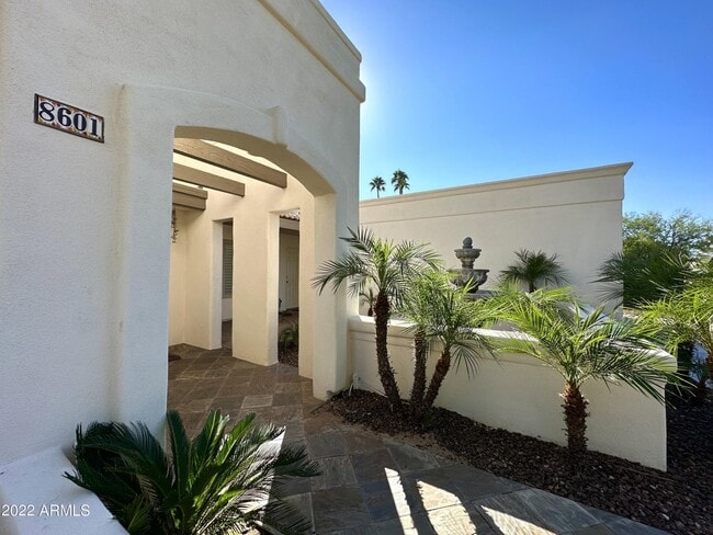 8601 E Irish Hunter Trail in Scottsdale, AZ - Building Photo - Building Photo