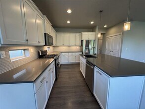 6566 NE Rainsong Ln in Hillsboro, OR - Building Photo - Building Photo