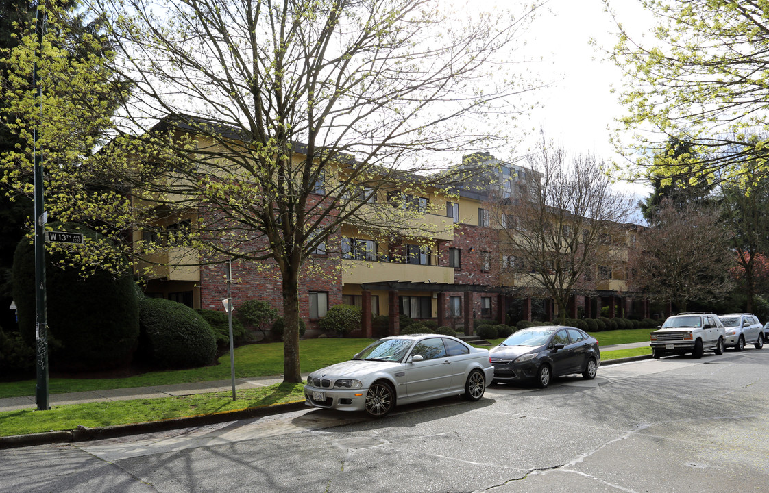 1220 W 13th Ave in Vancouver, BC - Building Photo