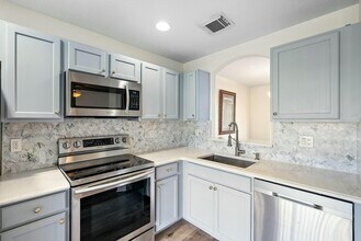 6606 Sandy Bank Terrace in Riviera Beach, FL - Building Photo - Building Photo