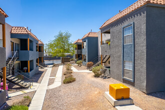 Hacienda Hills in North Las Vegas, NV - Foto de edificio - Building Photo