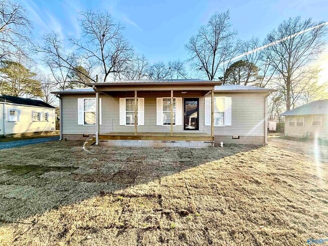 property at 412 Pearl St SW