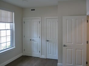 39 Herrick Rd, Unit 103 in Newton, MA - Building Photo - Building Photo
