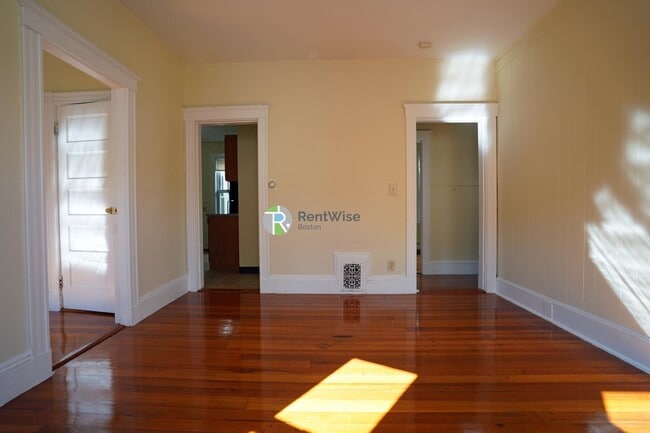 4 Imrie Rd in Boston, MA - Foto de edificio - Building Photo