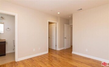 1203 1/2 S Catalina St in Los Angeles, CA - Building Photo - Building Photo