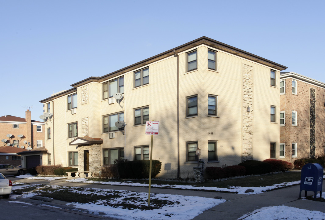 8454 W Gregory St in Chicago, IL - Foto de edificio