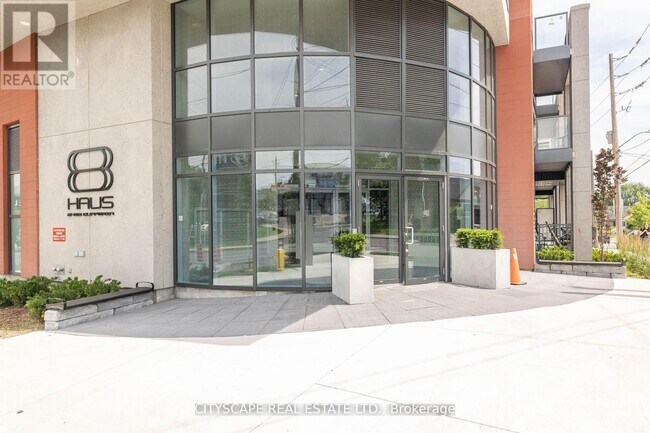 2433 Dufferin St in Toronto, ON - Building Photo - Building Photo