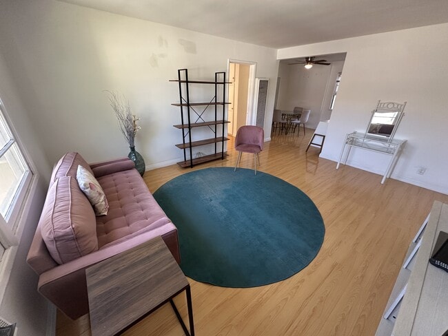 2453 Silver Lake Blvd in Los Angeles, CA - Building Photo - Building Photo