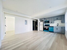 1817 S Highland Ave in Los Angeles, CA - Building Photo