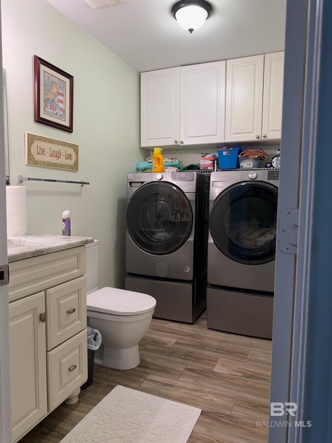 1517 Regency Rd in Gulf Shores, AL - Foto de edificio - Building Photo