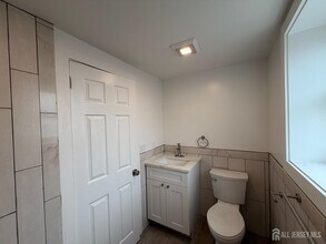 1020 Raritan Ave in Highland Park, NJ - Building Photo - Building Photo