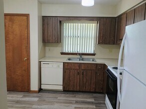 958 Village Dr in Brooksville, FL - Building Photo - Building Photo