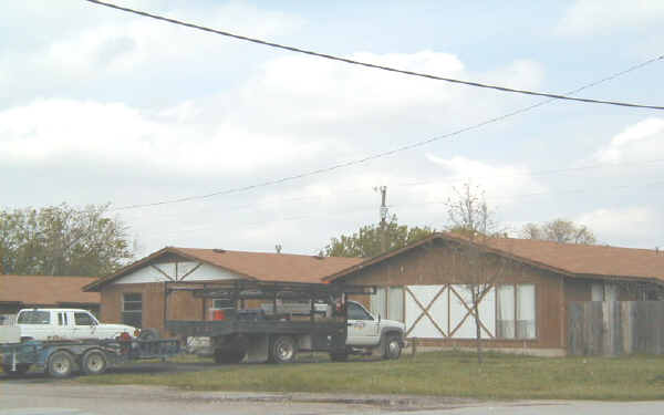 Boyce St in Manor, TX - Foto de edificio - Building Photo