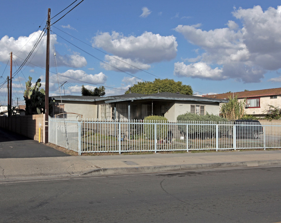 7201-7211 21st St in Westminster, CA - Building Photo