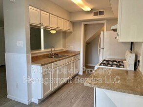 1312 Southport Dr in Austin, TX - Foto de edificio - Building Photo