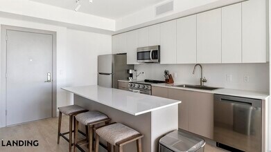 1155 NE 126th St, Unit 325 in North Miami, FL - Building Photo - Building Photo