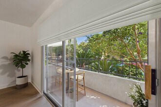 Willis Park South in Sherman Oaks, CA - Building Photo - Building Photo