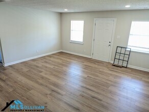 4008 Ludgate Dr in Durham, NC - Foto de edificio - Building Photo
