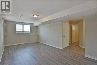 279 Nashville Cir in Hamilton, ON - Building Photo - Building Photo