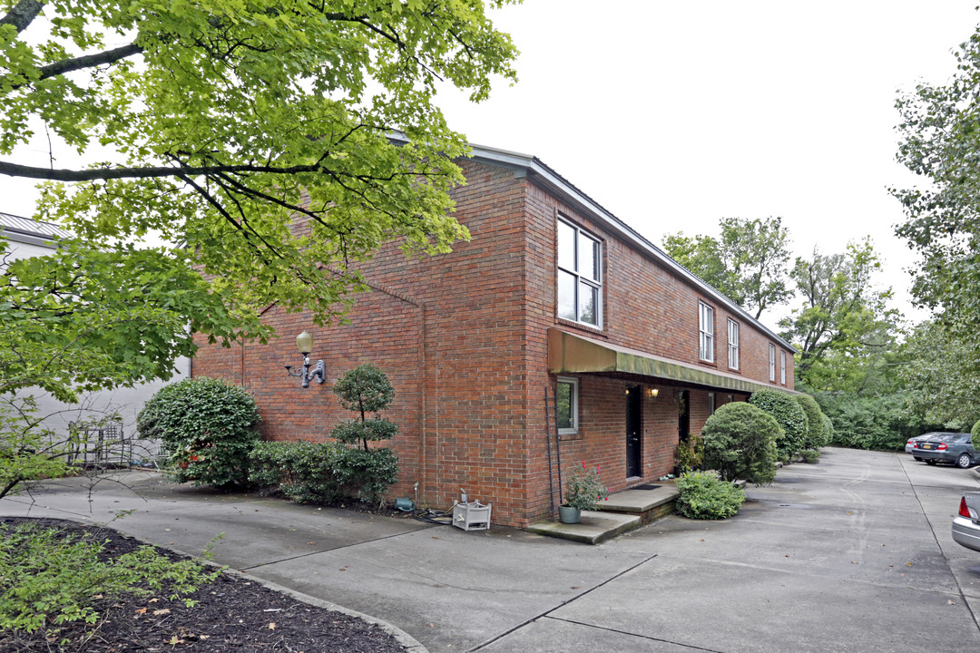 102 S School Ave in Fayetteville, AR - Foto de edificio