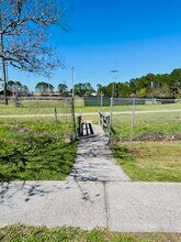 1044 Sterling Point Pl in Gulf Breeze, FL - Foto de edificio - Building Photo