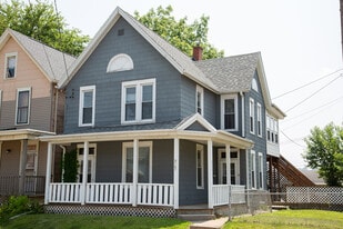 2017 Windsor Ave in Dubuque, IA - Building Photo