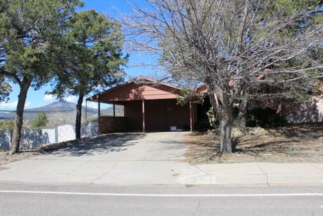 property at 4101 N Gold St