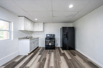 Multi unit- 3 apartments in Greensburg, PA - Building Photo - Interior Photo