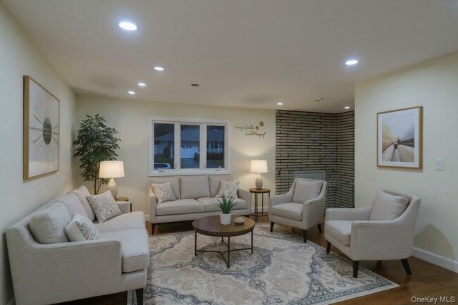 27 Heron Ln in Commack, NY - Building Photo - Building Photo