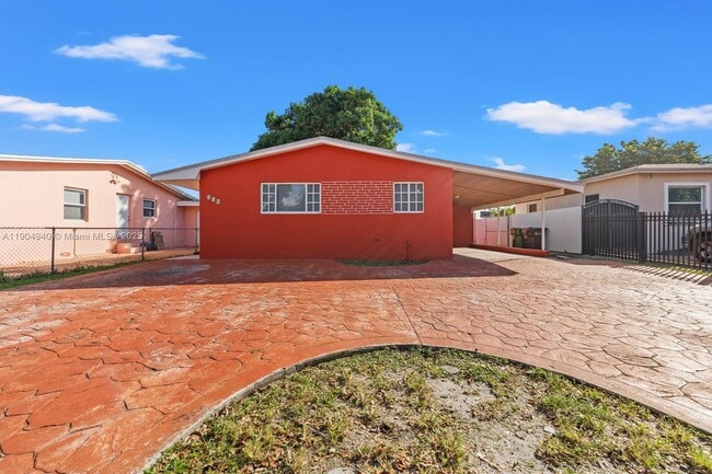 150 E 12th St in Hialeah, FL - Building Photo - Building Photo