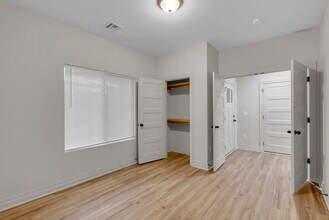 1923 Sutton Ct in Wichita, KS - Building Photo - Building Photo