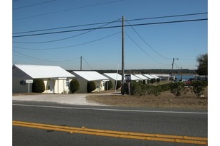 Lake Mabel Cottages and RV Apartments