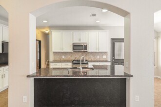 139 N Hawkhurst Cir in Magnolia, TX - Building Photo - Building Photo