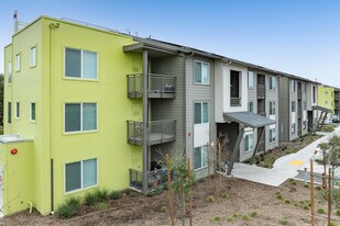 Stony Point Flats in Santa Rosa, CA - Building Photo