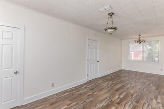 802 Rue Max St in Pensacola, FL - Building Photo - Building Photo