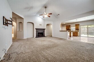 1217 Nora Ln in Denton, TX - Building Photo - Building Photo