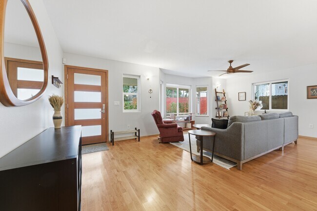 5003 NE Mason St in Portland, OR - Building Photo - Building Photo