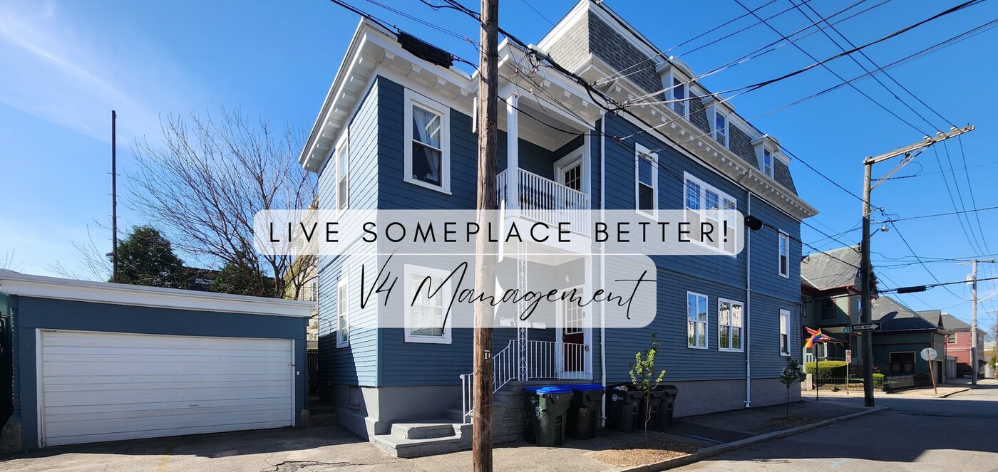 103 Almy St in Providence, RI - Building Photo