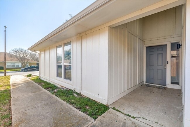 12333 Ferris Creek Ln in Dallas, TX - Building Photo - Building Photo