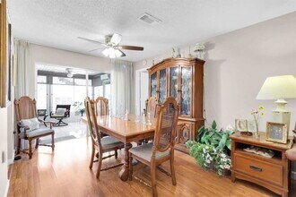 10531 Meadow Hill Dr in Port Richey, FL - Building Photo - Building Photo