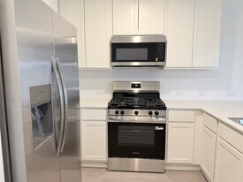 447 Southern Magnolia Wy in Magnolia, TX - Building Photo