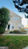 1301 Dahlia Cir