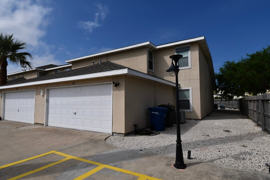 14861 S Padre Island Dr in Corpus Christi, TX - Building Photo