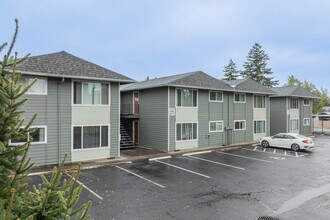 Keystone East in Portland, OR - Foto de edificio - Building Photo