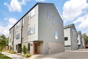 427 W 10th St in Dallas, TX - Building Photo